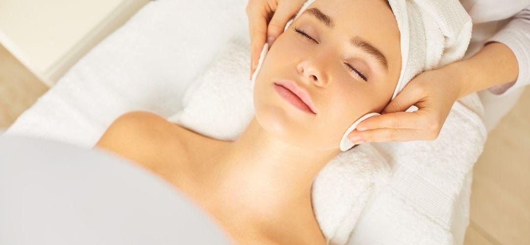 Cilt Bakımında Kullanılması Gereken Temel Ürünler